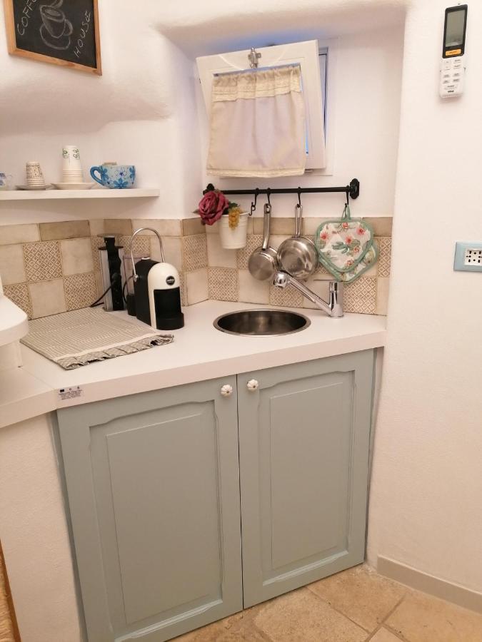 Leavi Bed & Breakfast โปลีญาโนอามาเร ภายนอก รูปภาพ